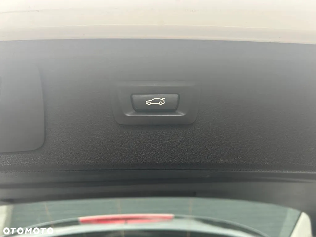 BMW Seria 2 218d - 19