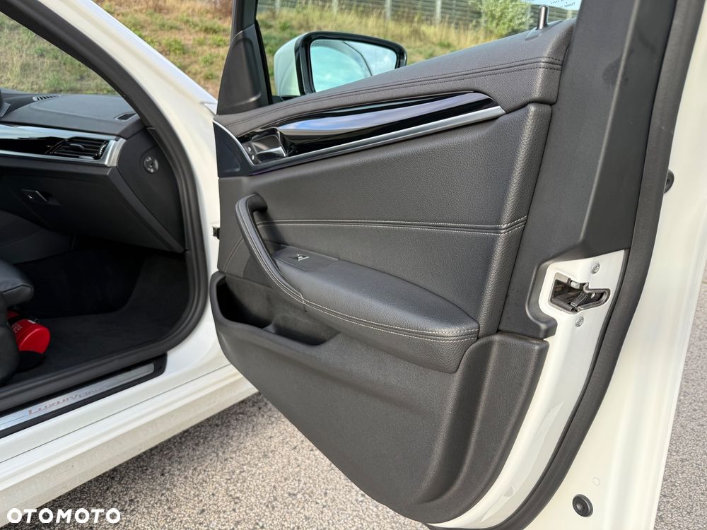 BMW Seria 5 540i GPF Luxury Line - 9