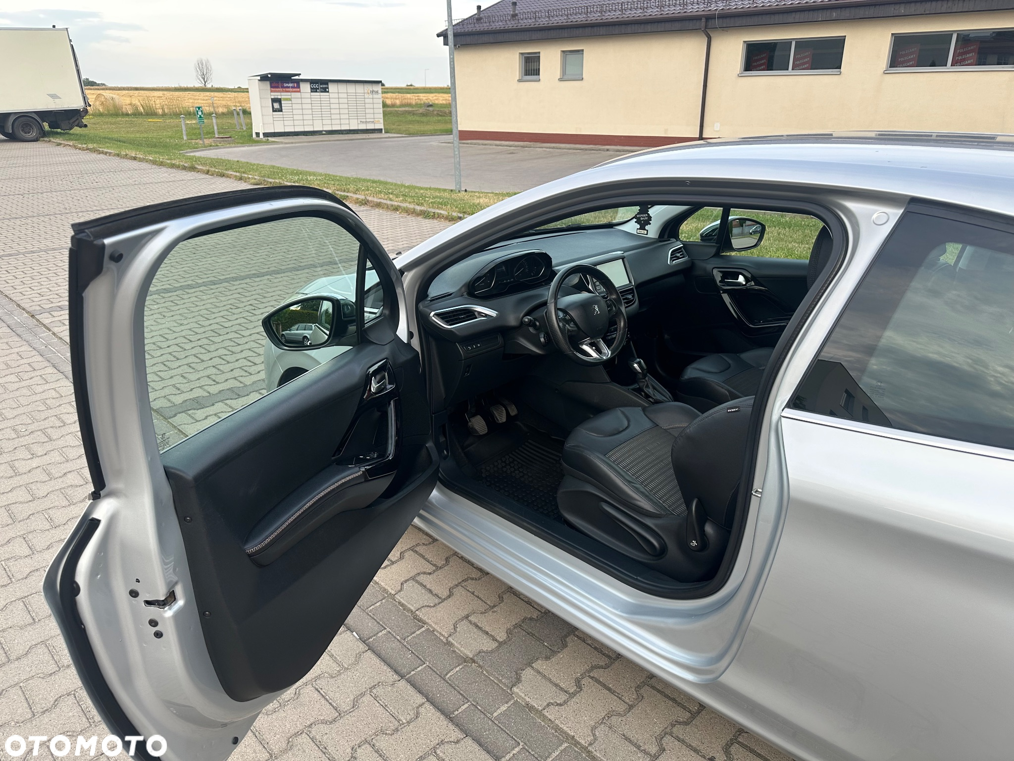 Peugeot 208 1.6 e-HDi Allure STT - 8
