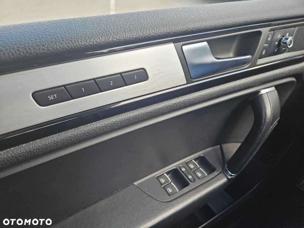 Volkswagen Touareg 3.0 V6 TDI BMT - 14