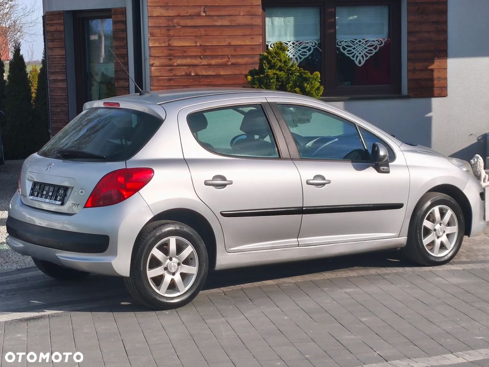 Peugeot 207 75 Urban Move - 26