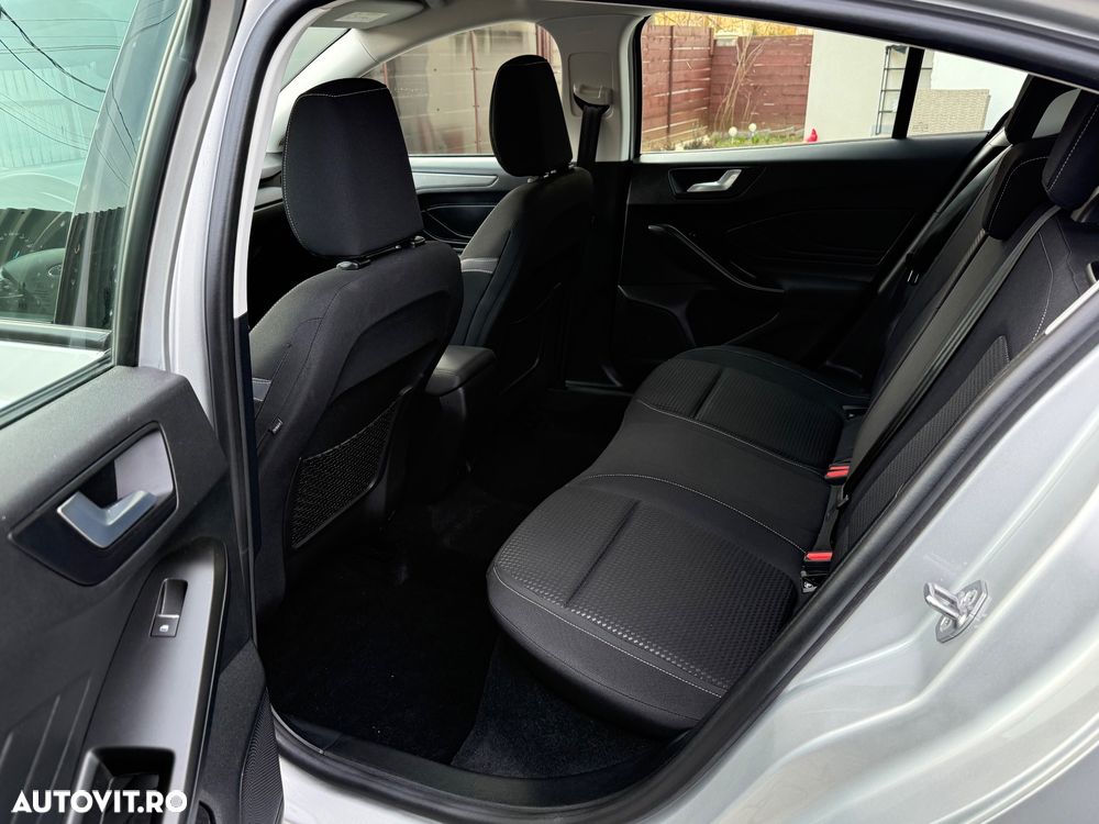 Ford Focus 1.5 EcoBlue Start-Stopp-System COOL&CONNECT - 4