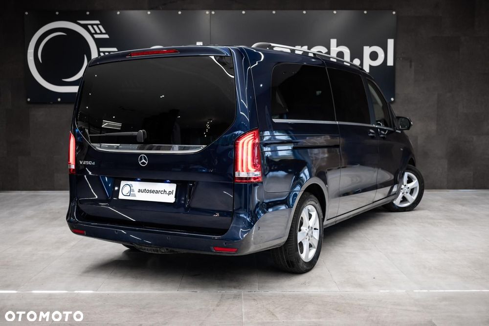 Mercedes-Benz V-Class 2016 photo 4