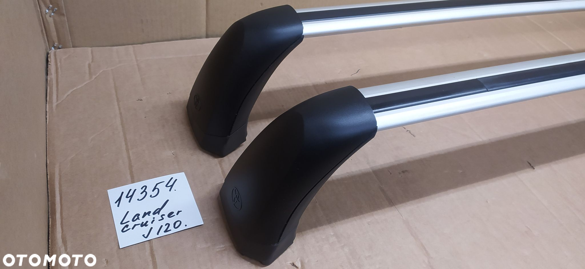 Bagażnik dachowy bazowy belki poprzeczki Toyota Land Cruiser 200, po 2008 - 2