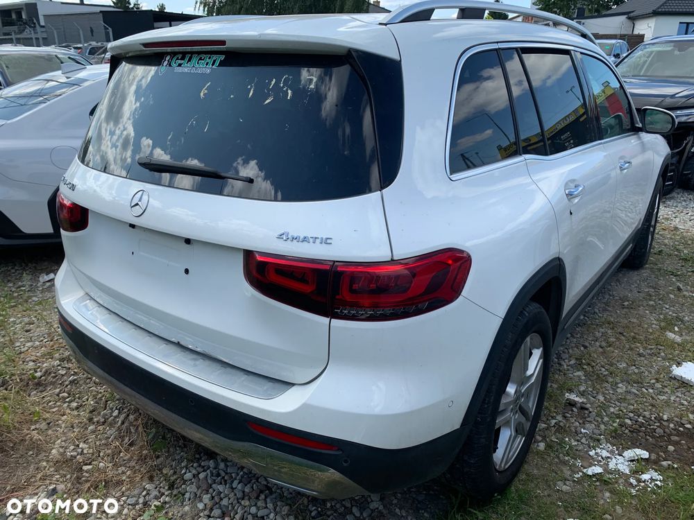 Mercedes-Benz GLB 250 4Matic 8G-DCT - 5