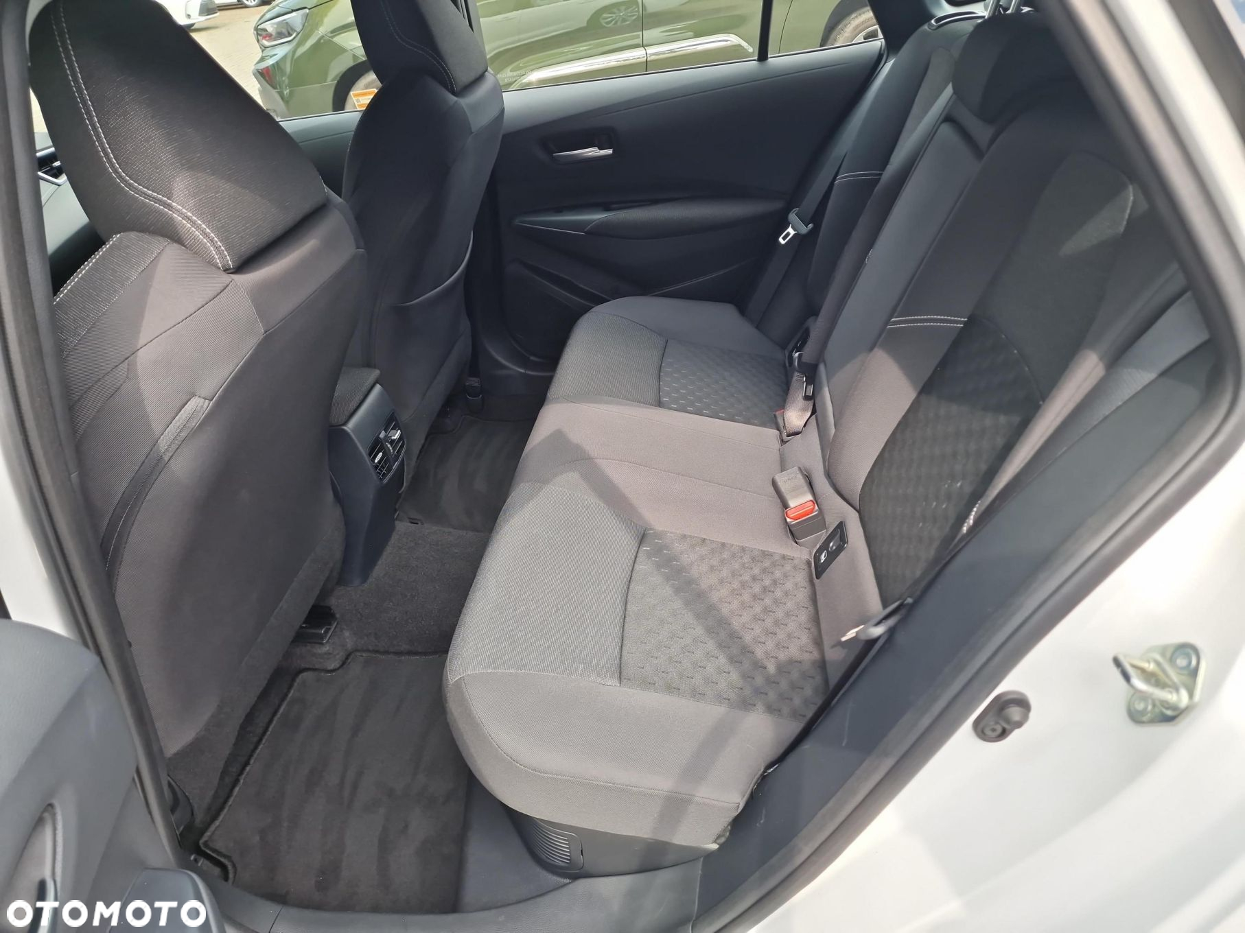 Toyota Corolla - 12