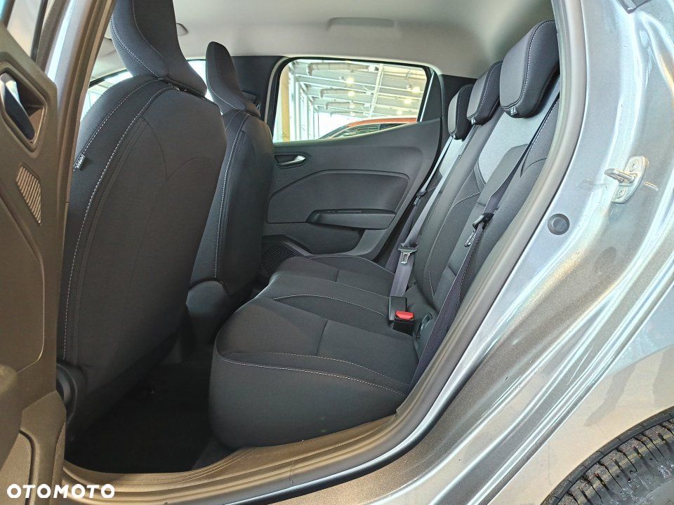 Mitsubishi Colt - 12