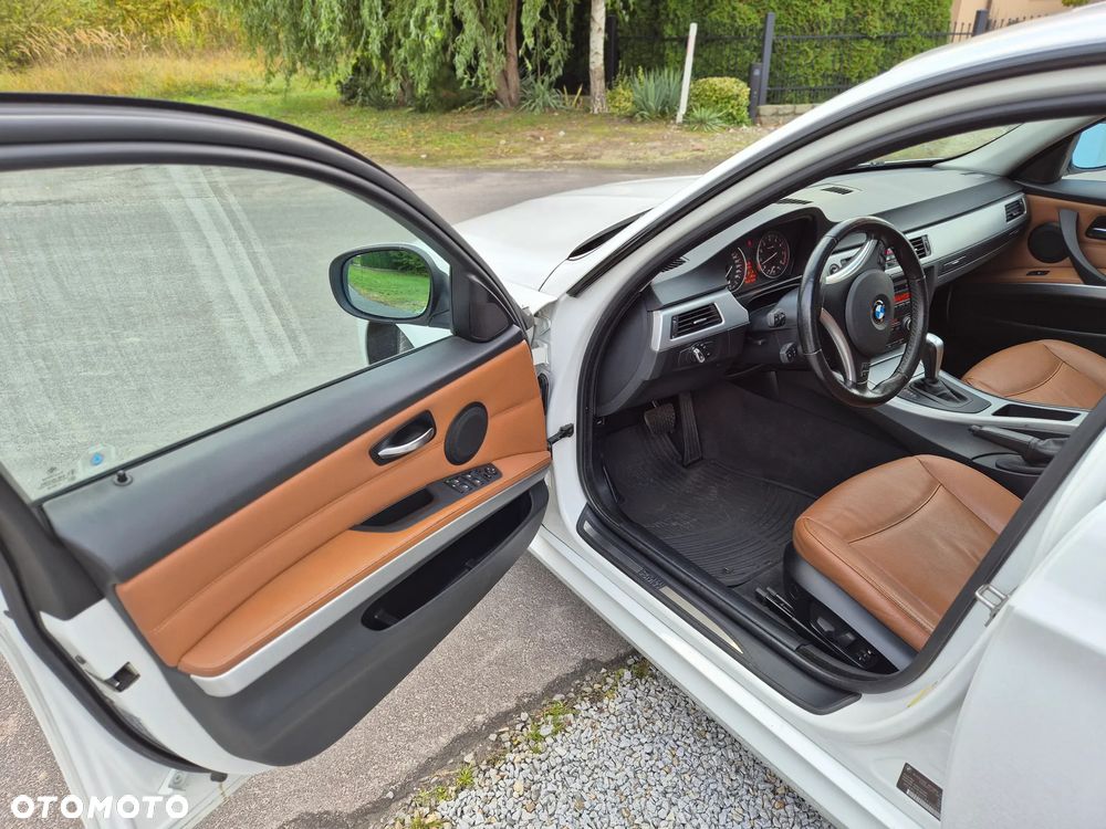 BMW Seria 3 335i xDrive - 5