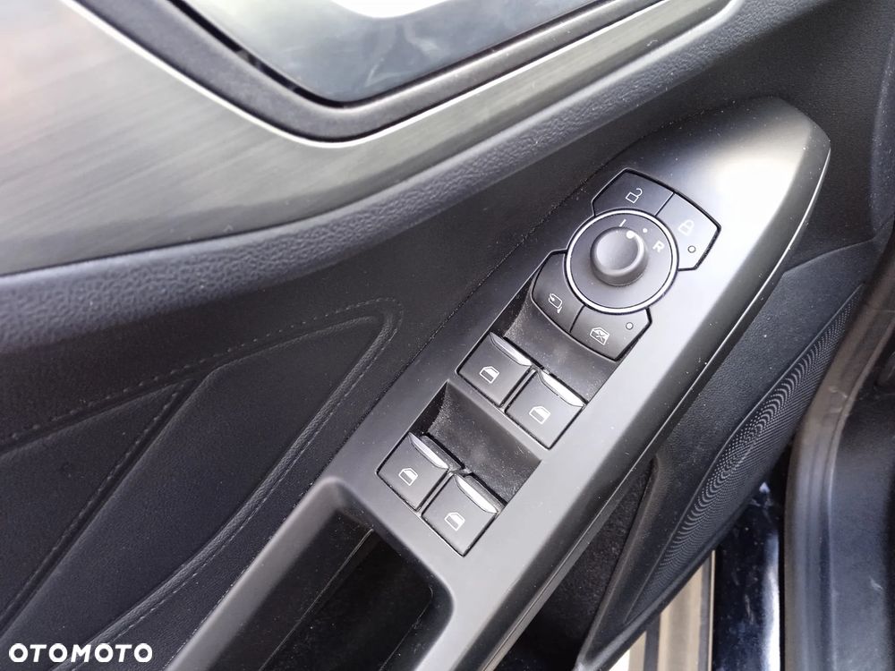 Ford Focus ver-1-0-ecoboost-mhev-titanium-style - 14