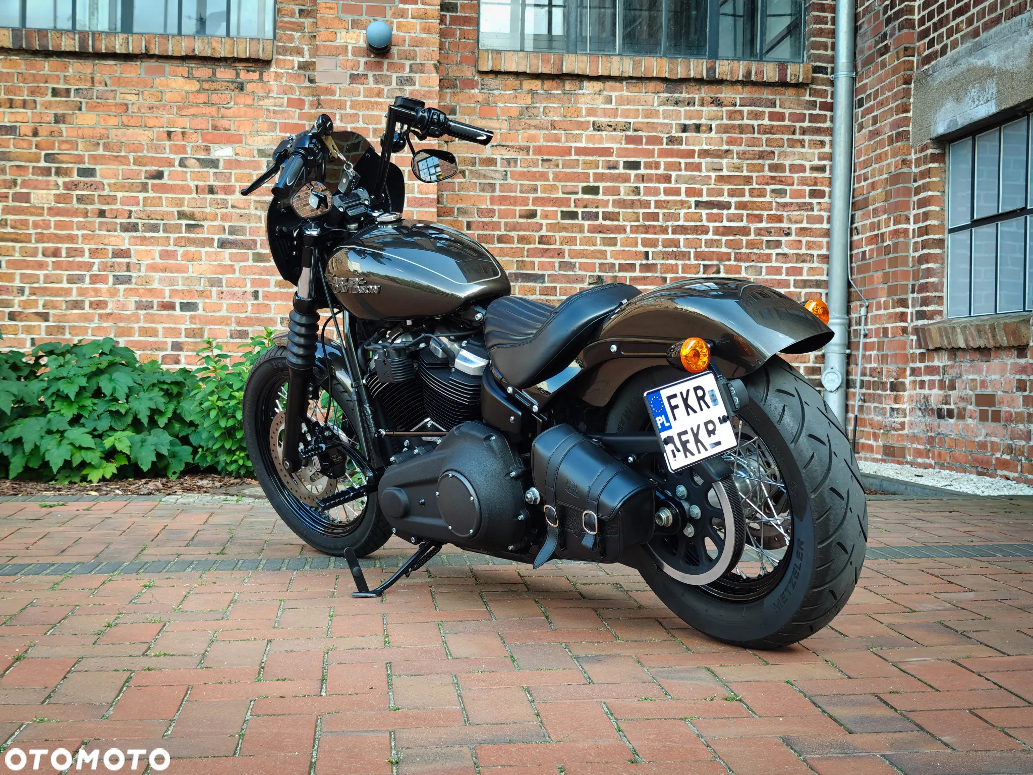 Harley-Davidson Softail Street Bob - 10