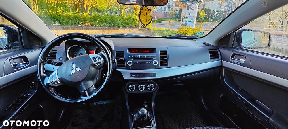 Mitsubishi Lancer 1.8 Inform LPG - 8