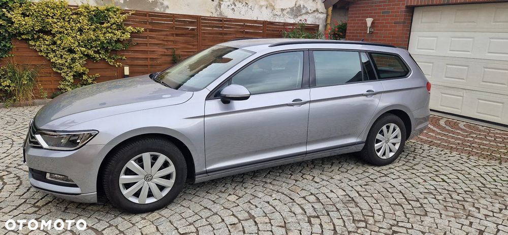 Volkswagen Passat 2.0 TDI SCR Trendline - 13