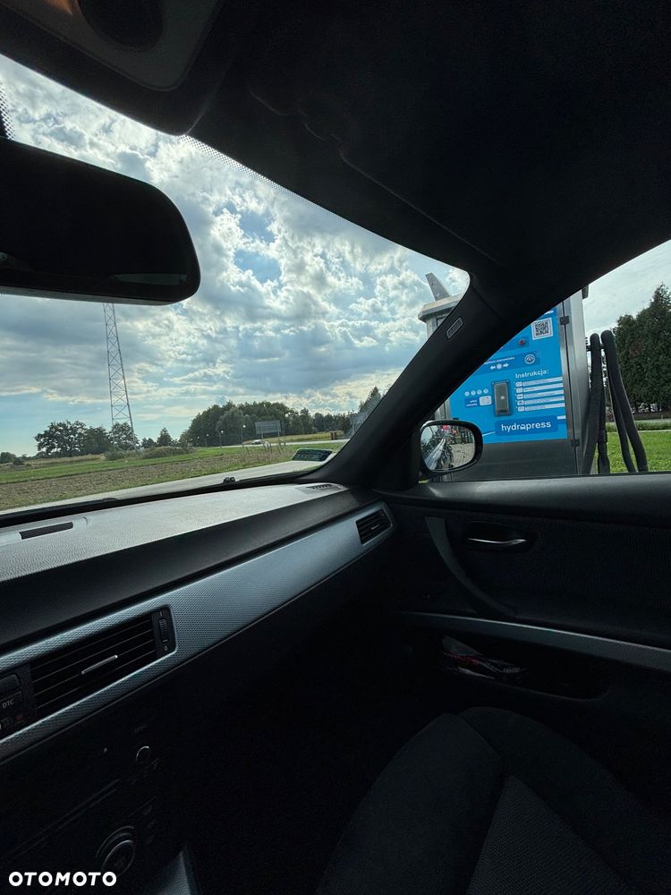 BMW Seria 3 318i - 7