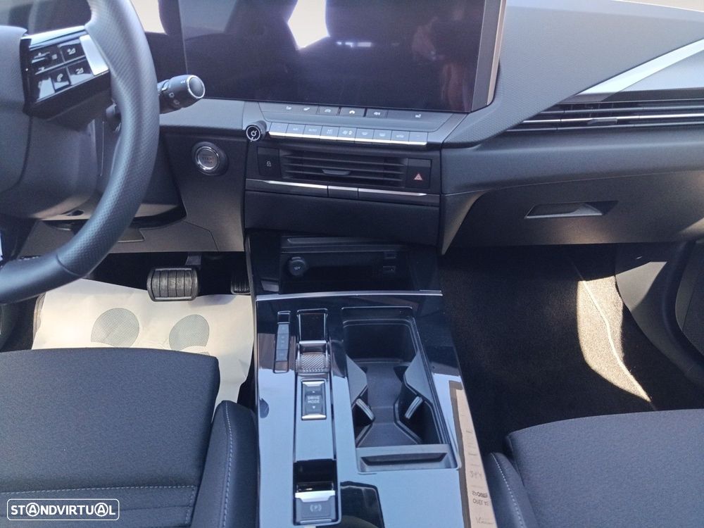 Opel Astra Sports Tourer 1.2 T Hybrid GS eDCT — fotografia 11