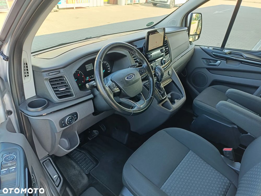 Ford Tourneo Custom - 11