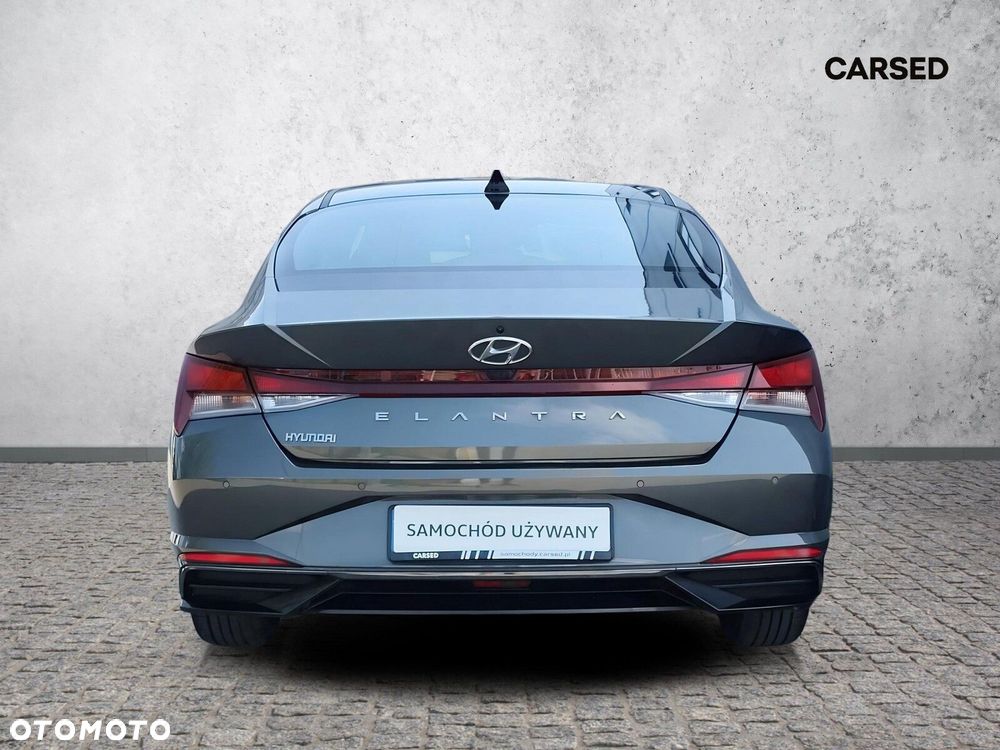 Hyundai Elantra - 5