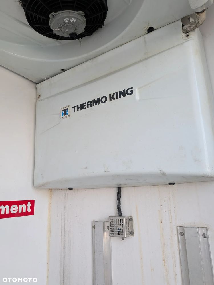 Mercedes-Benz Sprinter - 21