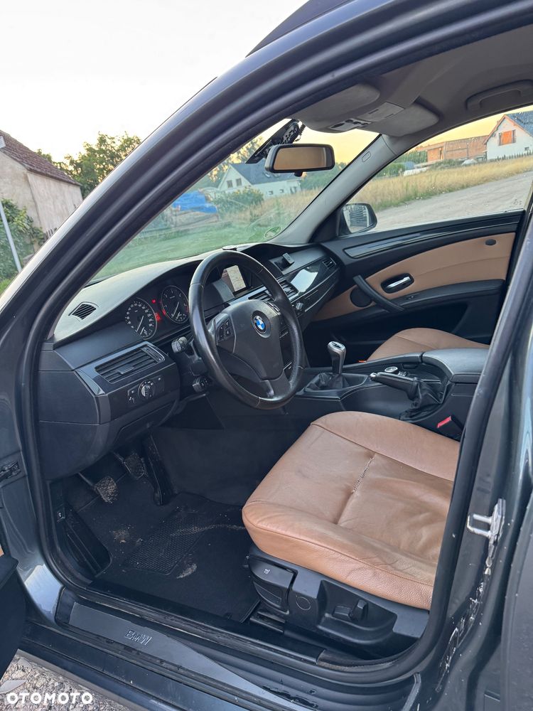 BMW Seria 5 520d Edition Exclusive - 16