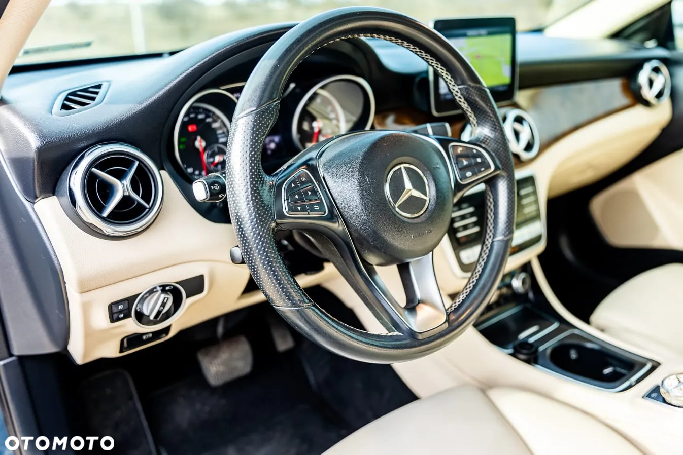Mercedes-Benz GLA 250 4-Matic Urban - 9
