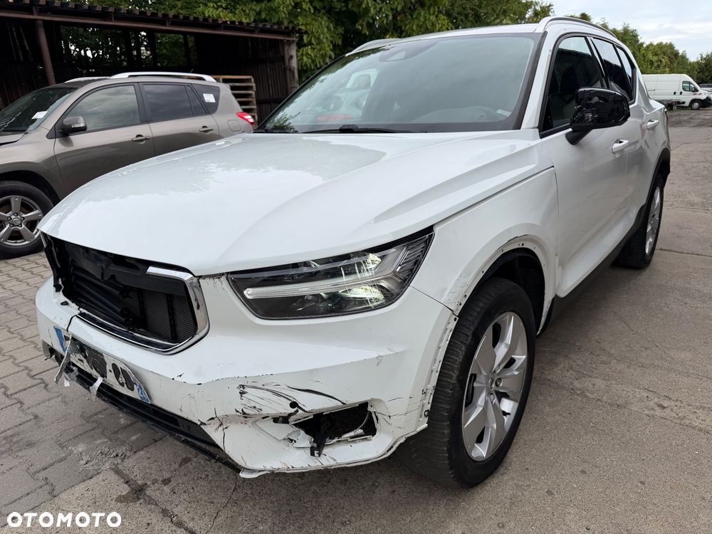 Volvo XC 40 - 25
