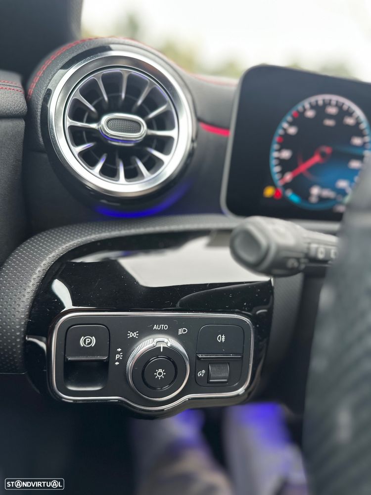 Mercedes-Benz CLA 220 d Shooting Brake AMG Line Aut. - 23