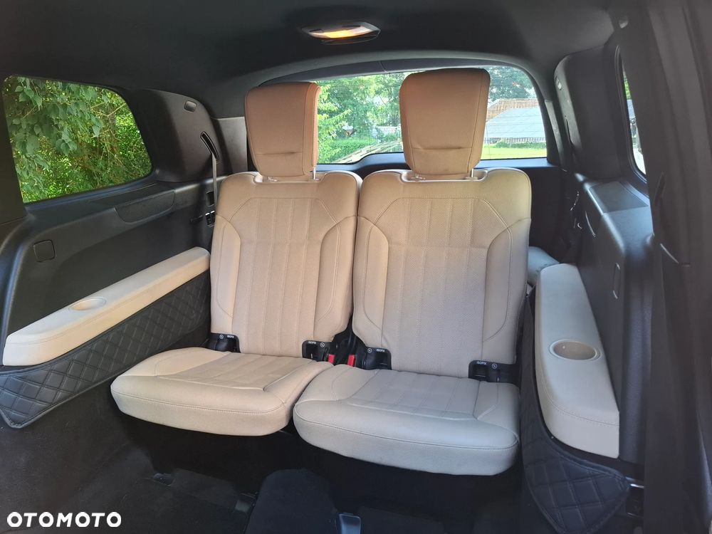 Mercedes-Benz GLS - 31