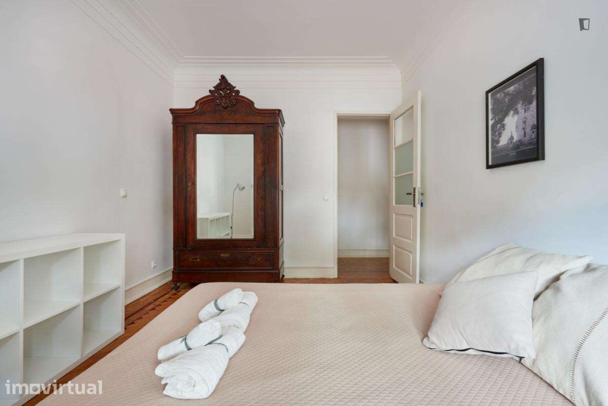 Quarto - localizado em Alameda Lisbon - Grande imagem: 5/53