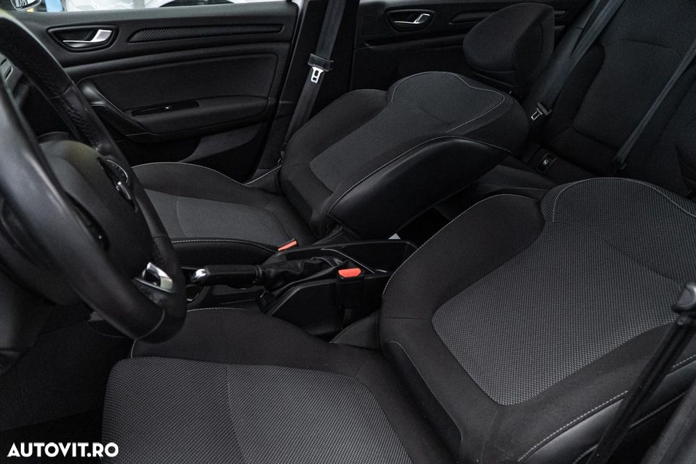 Renault Megane TCe 140 GPF ZEN - 16