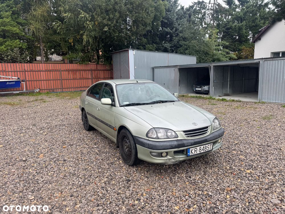 Toyota Avensis 2.0 Sol - 1