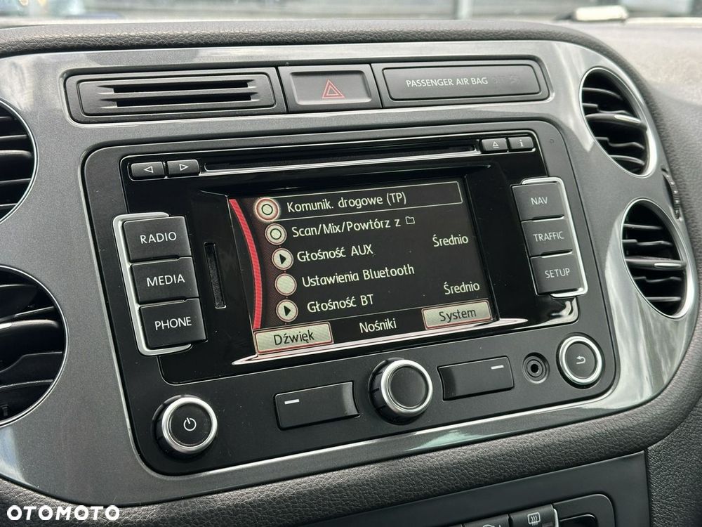 Volkswagen Tiguan 2.0 TDI DPF BlueMotion Technology Sport & Style - 23