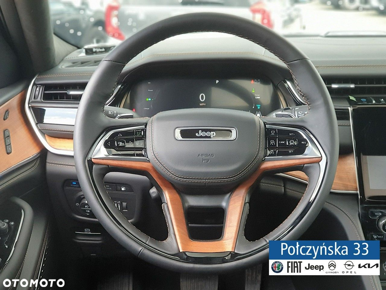 Jeep Grand Cherokee - 37