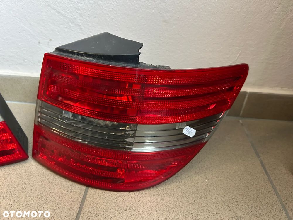 LAMPA TYŁ TYLNA PRAWA LEWA MERCEDES B KLASA W245 - 2