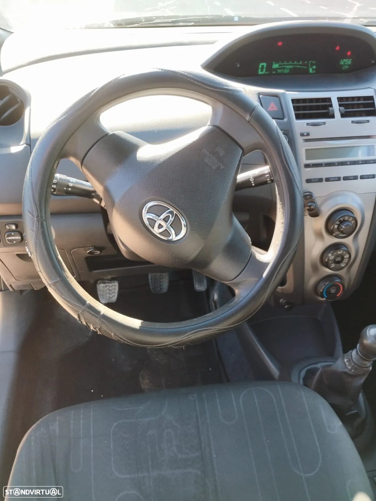 Toyota Yaris 1.4 D-4D AC - 11