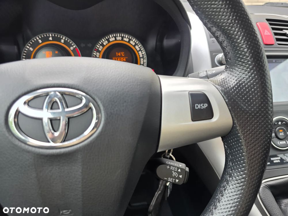 Toyota Auris 1.33 Dual-VVT-i Design Edition - 30