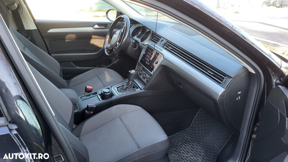 Volkswagen Passat 2.0 TDI SCR DSG Comfortline - 9
