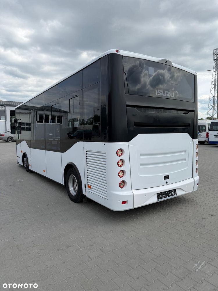 Isuzu Novociti Life 65 miejsc - 4
