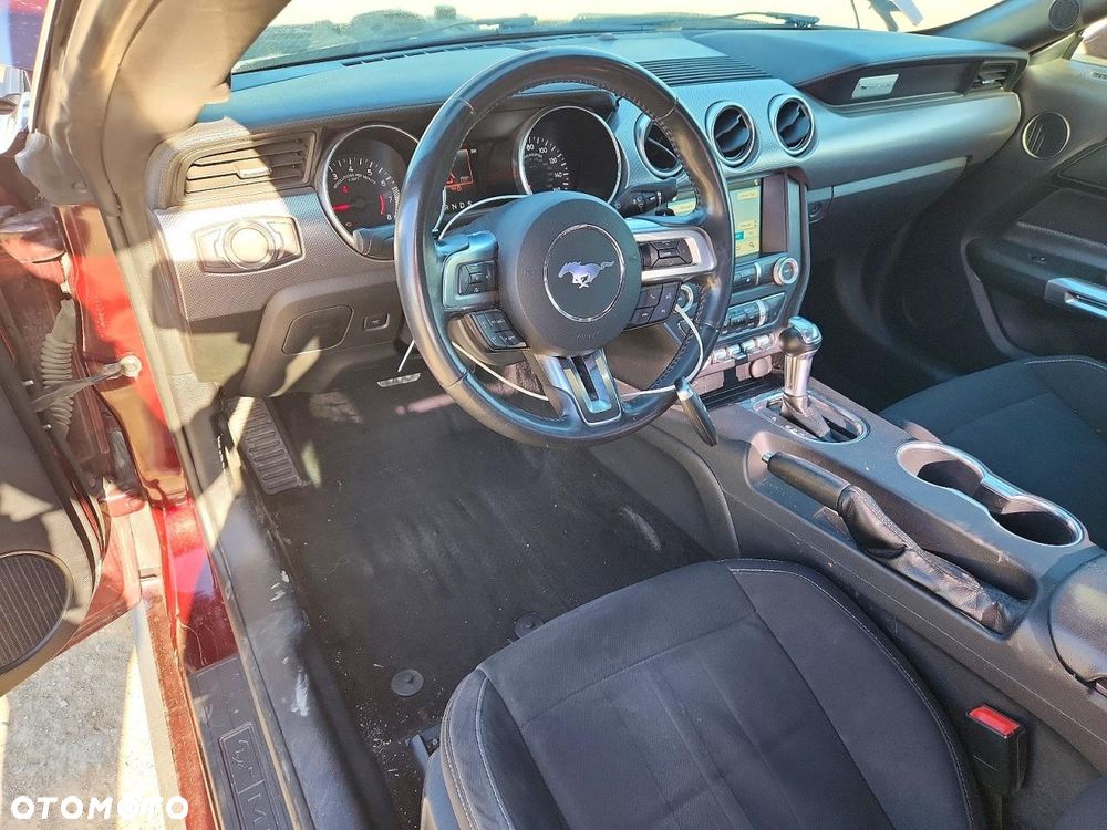 Ford Mustang - 7
