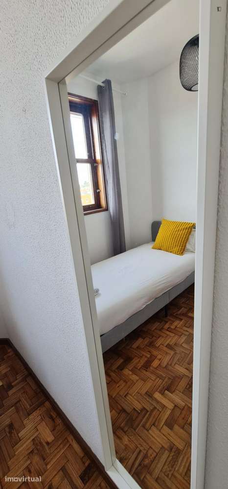 Apartamento com 4 quartos - localizado em Paranhos Porto - Grande imagem: 2/23