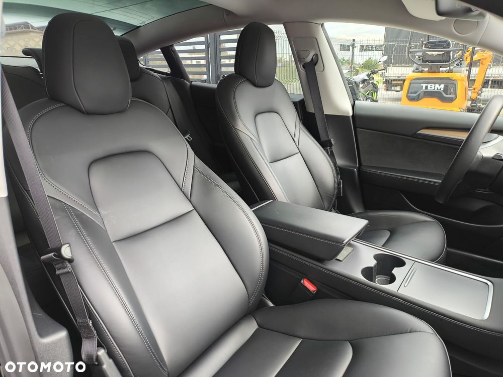 Tesla Model 3 Standard Reichweite Plus Hinterradantrieb - 19