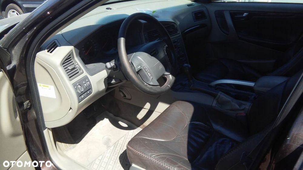 Klapa bagażnika VOLVO V70 XC AWD CROS COUNTRY 2,4 lampy... - 12