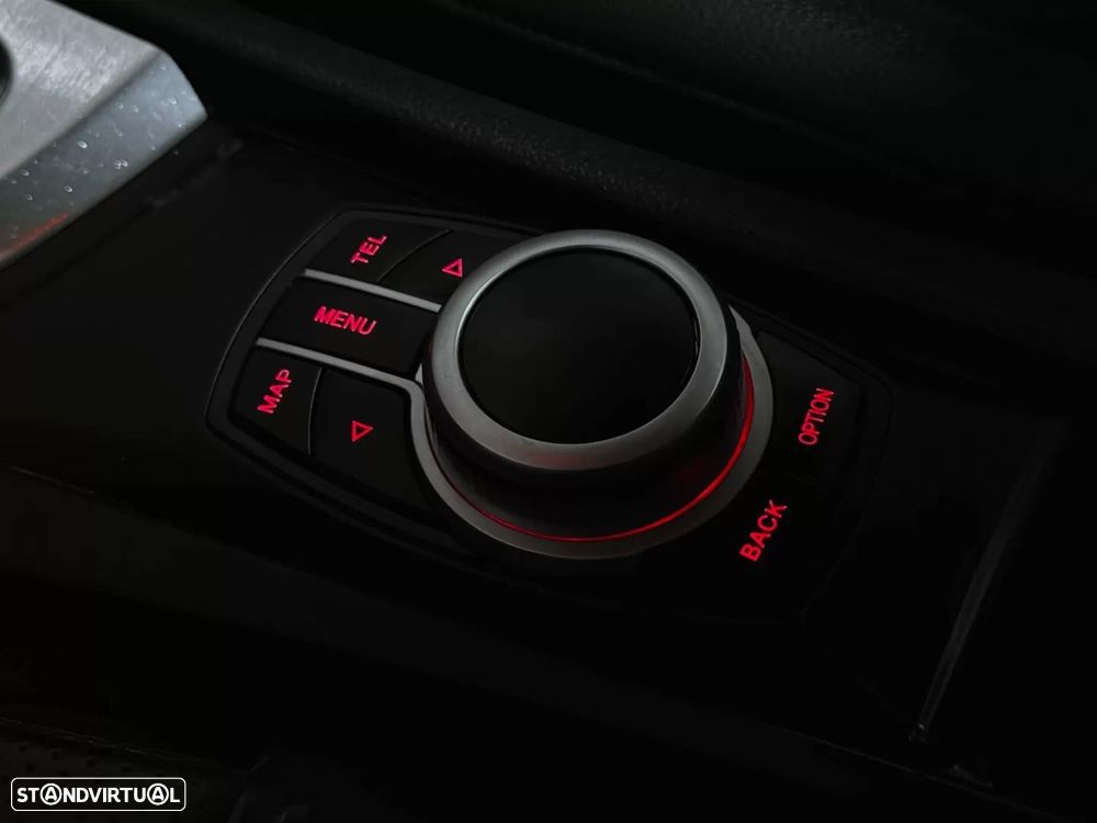 BMW 118 d Pack M - 25