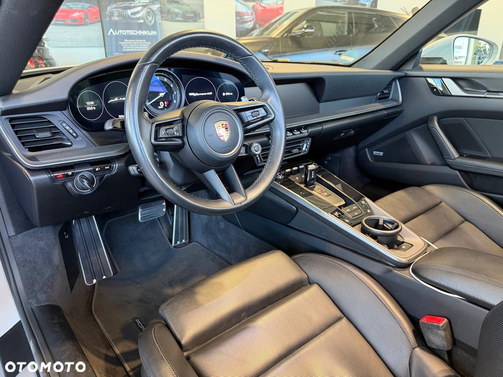 Porsche 911 Carrera 4S - 8