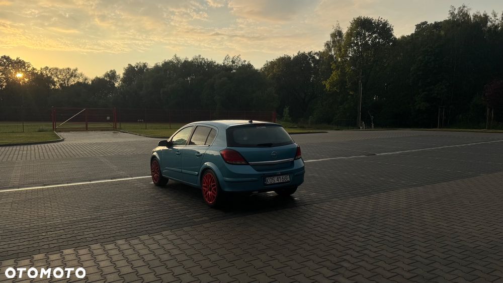 Opel Astra 2.0 Turbo Cosmo - 6