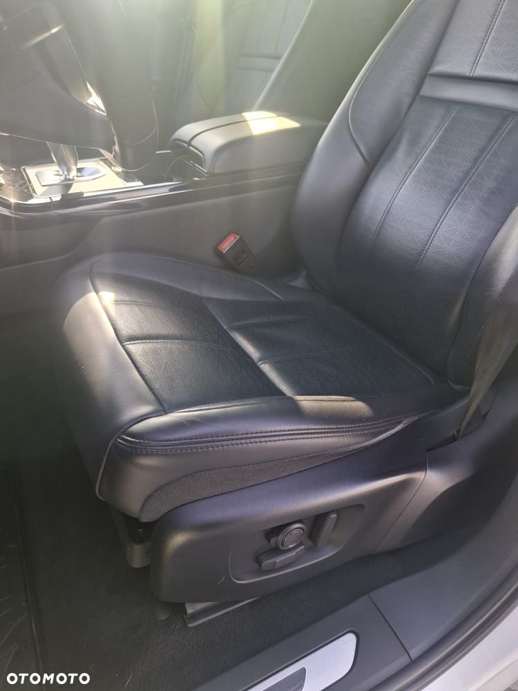 Land Rover Range Rover Evoque 2.0 D180 mHEV R-Dynamic SE - 11