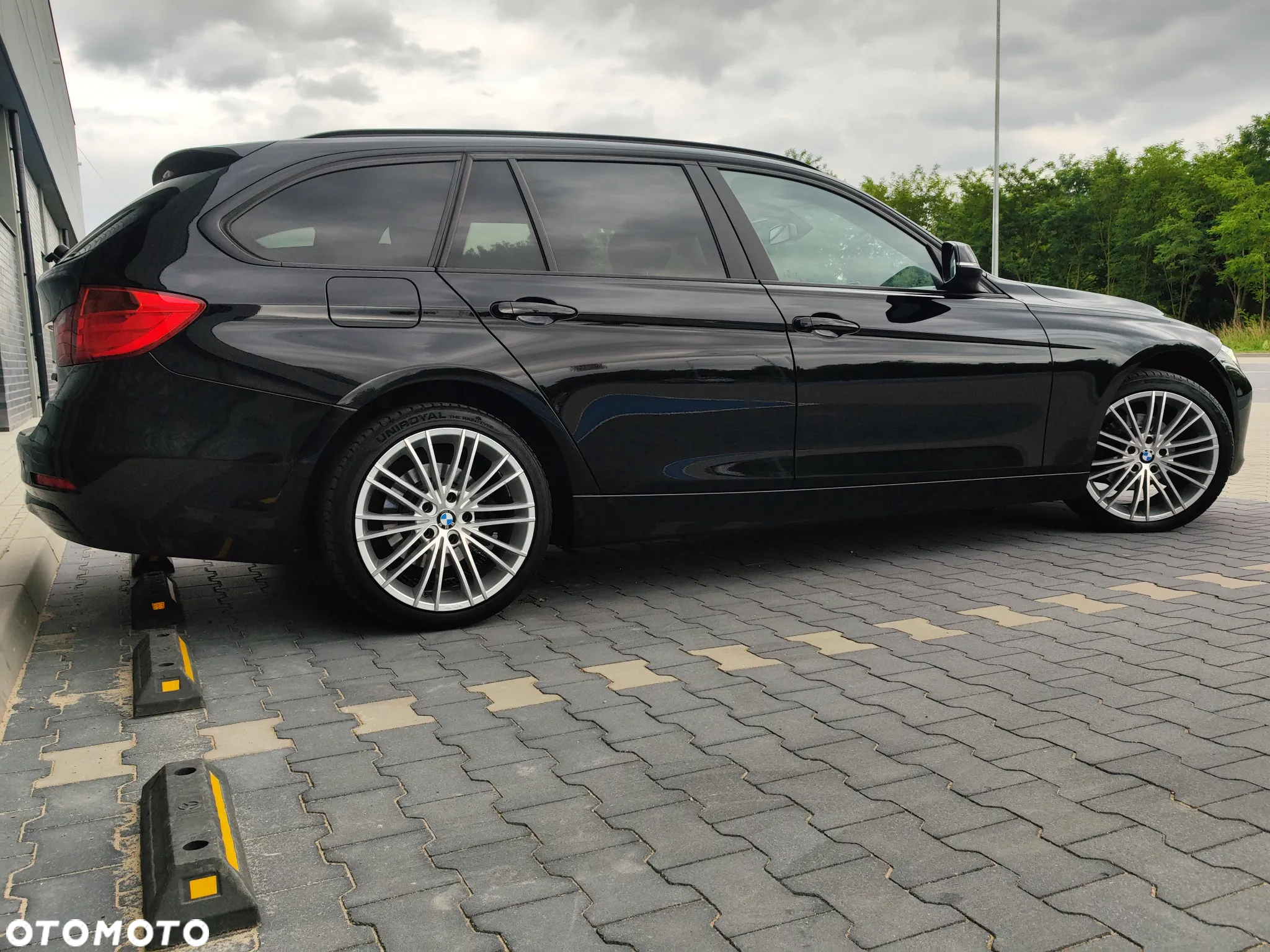 BMW Seria 3 318d Touring Blue Performance Sport Line - 22