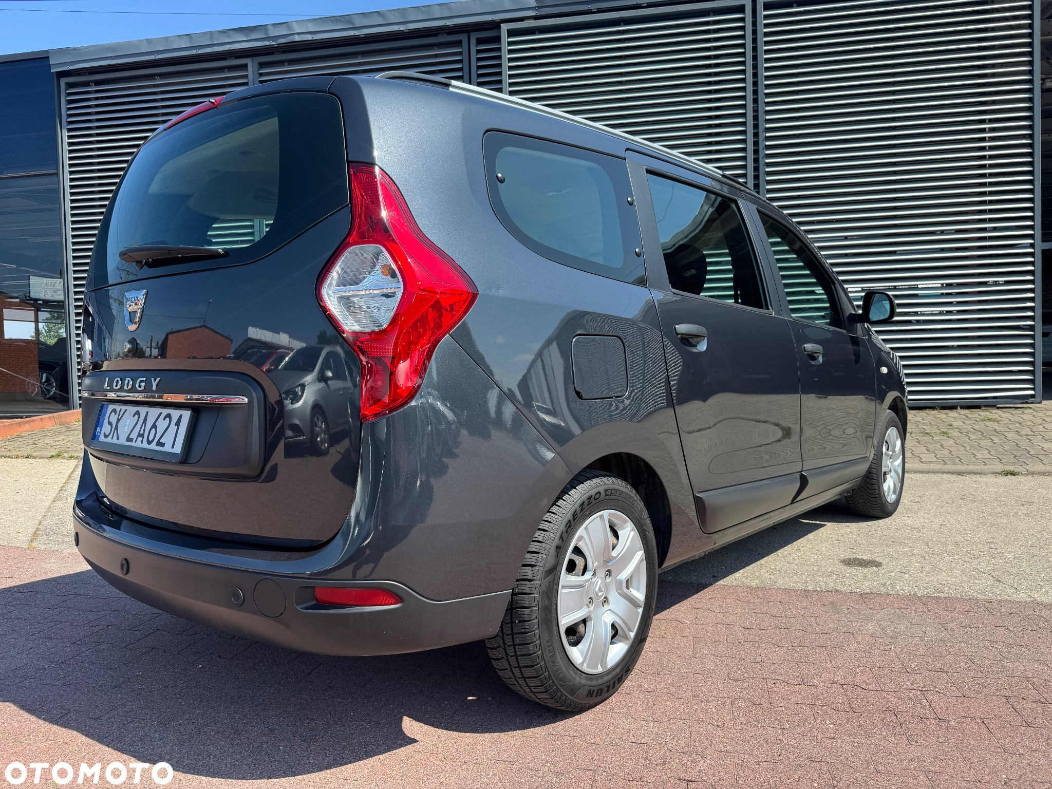 Dacia Lodgy 1.3 TCe Laureate S&S - 10