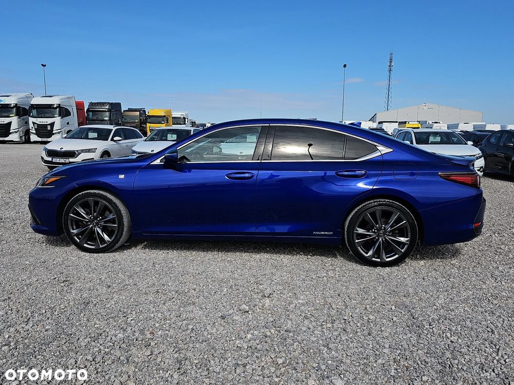 Lexus ES 300h F Sport - 8