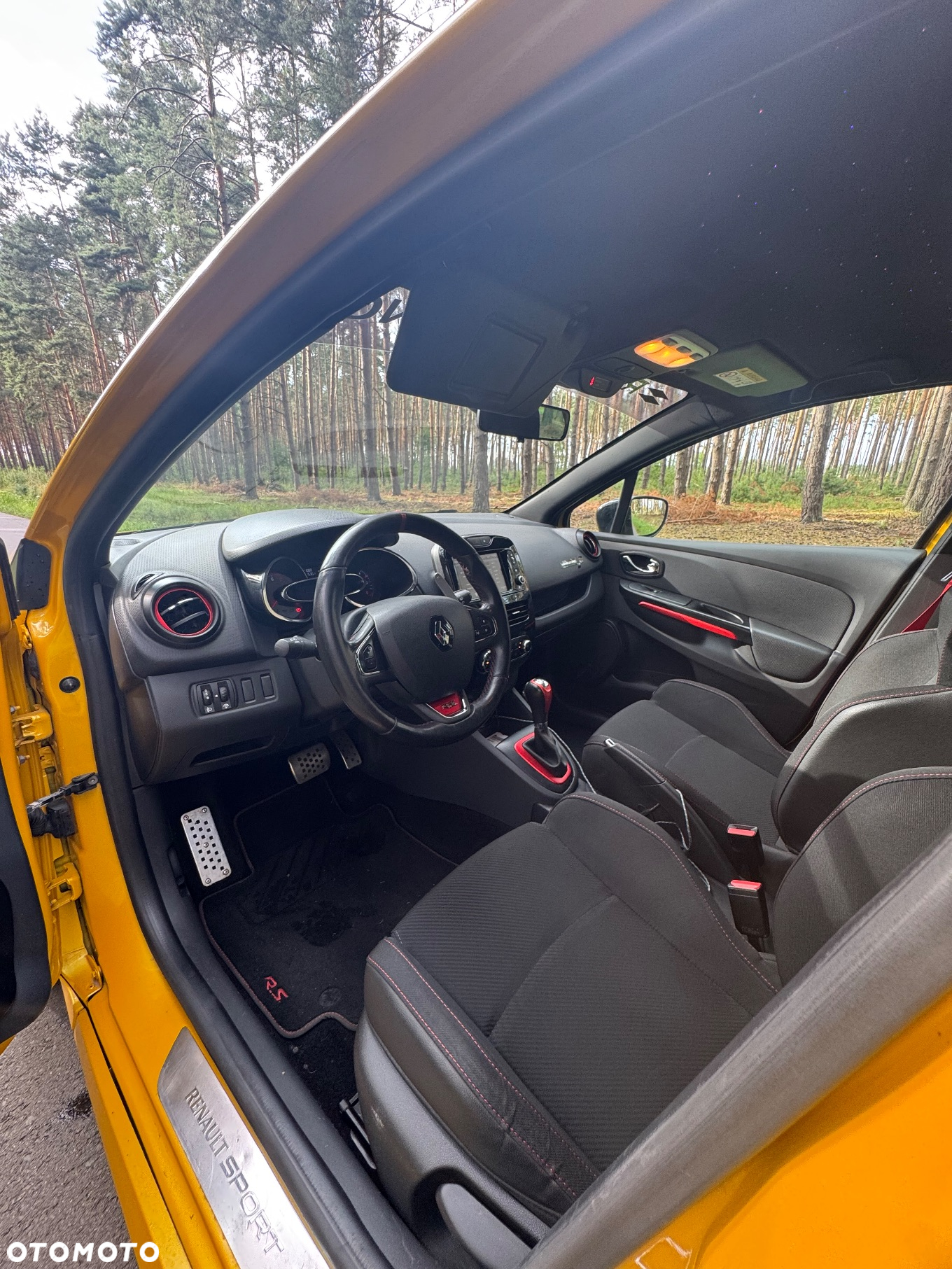 Renault Clio 1.6 R.S 200 EDC - 10