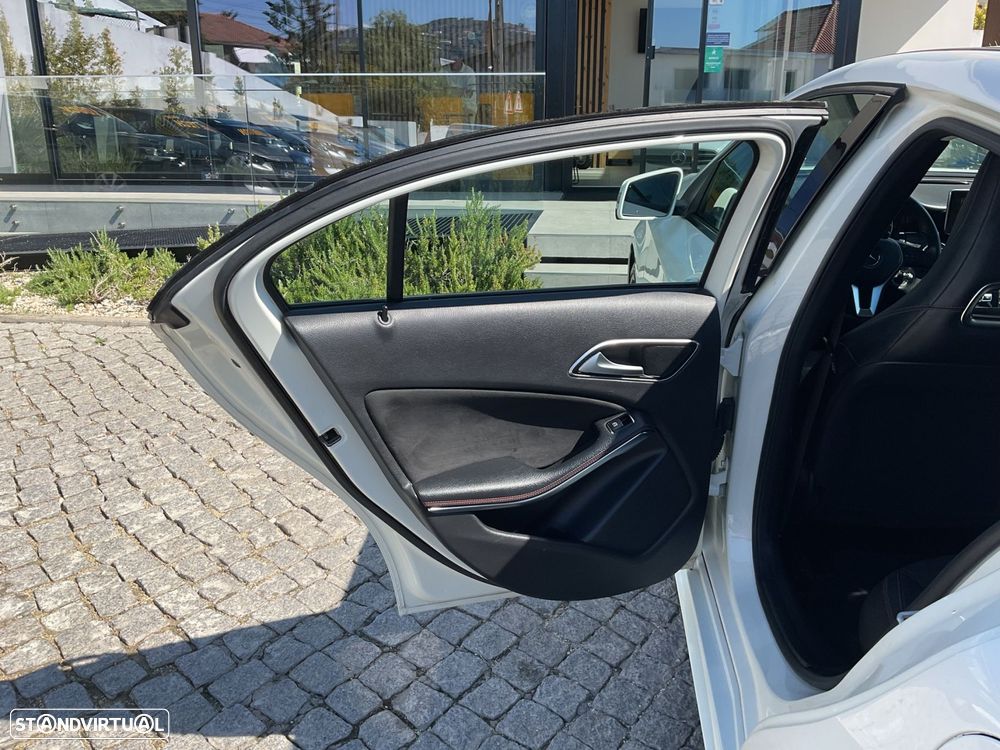 Mercedes-Benz A 180 CDi BE AMG Line - 40