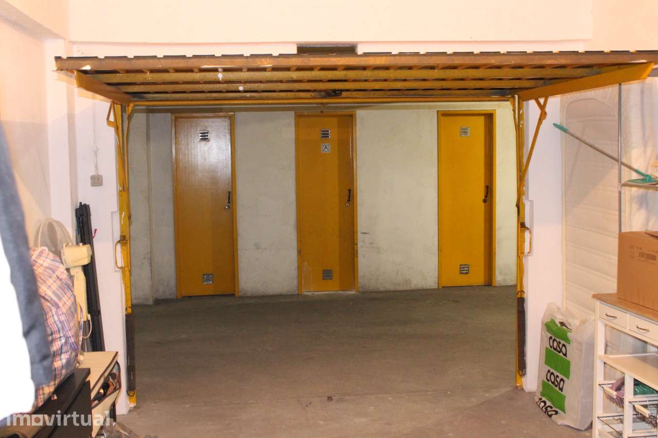 Garagem / BOX / Armazém centro da cidade Torres Vedras - Grande imagem: 3/19